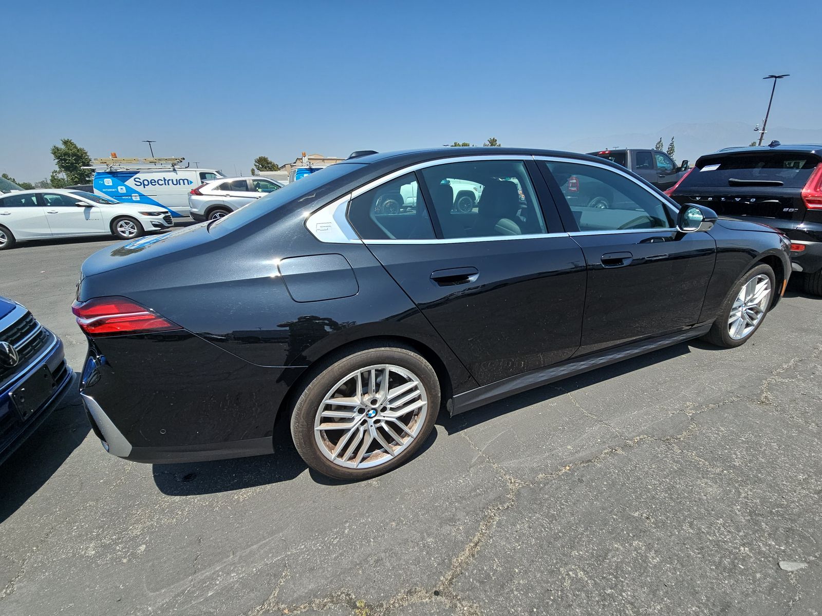 2025 BMW 5 Series 530i RWD