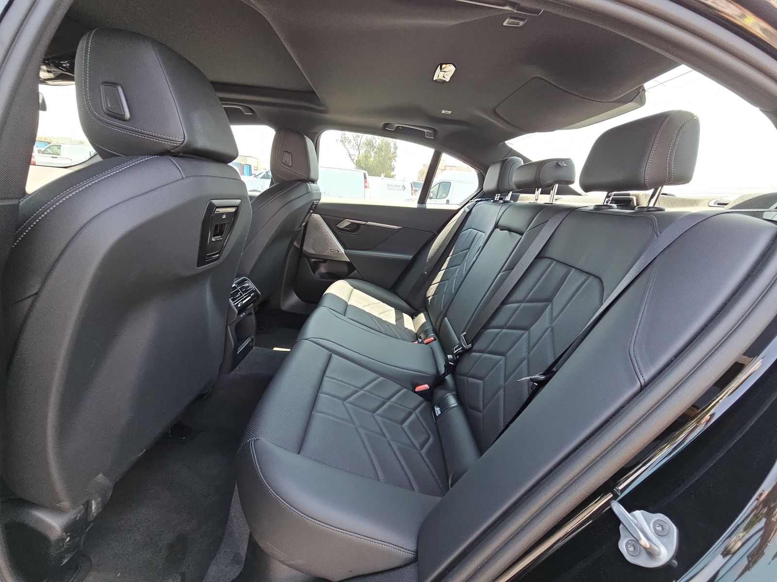 2025 BMW 5 Series 530i RWD