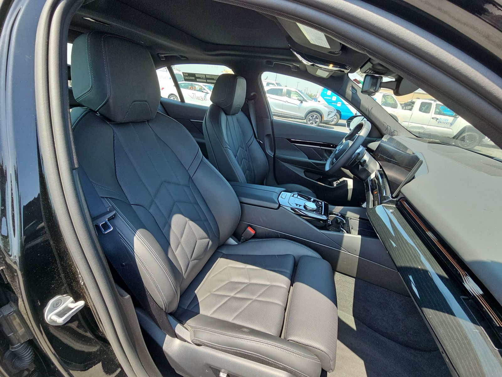 2025 BMW 5 Series 530i RWD