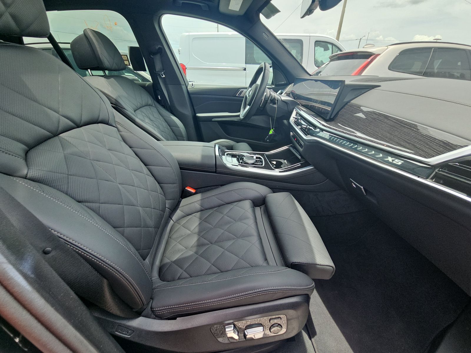 2025 BMW X5 xDrive40i AWD