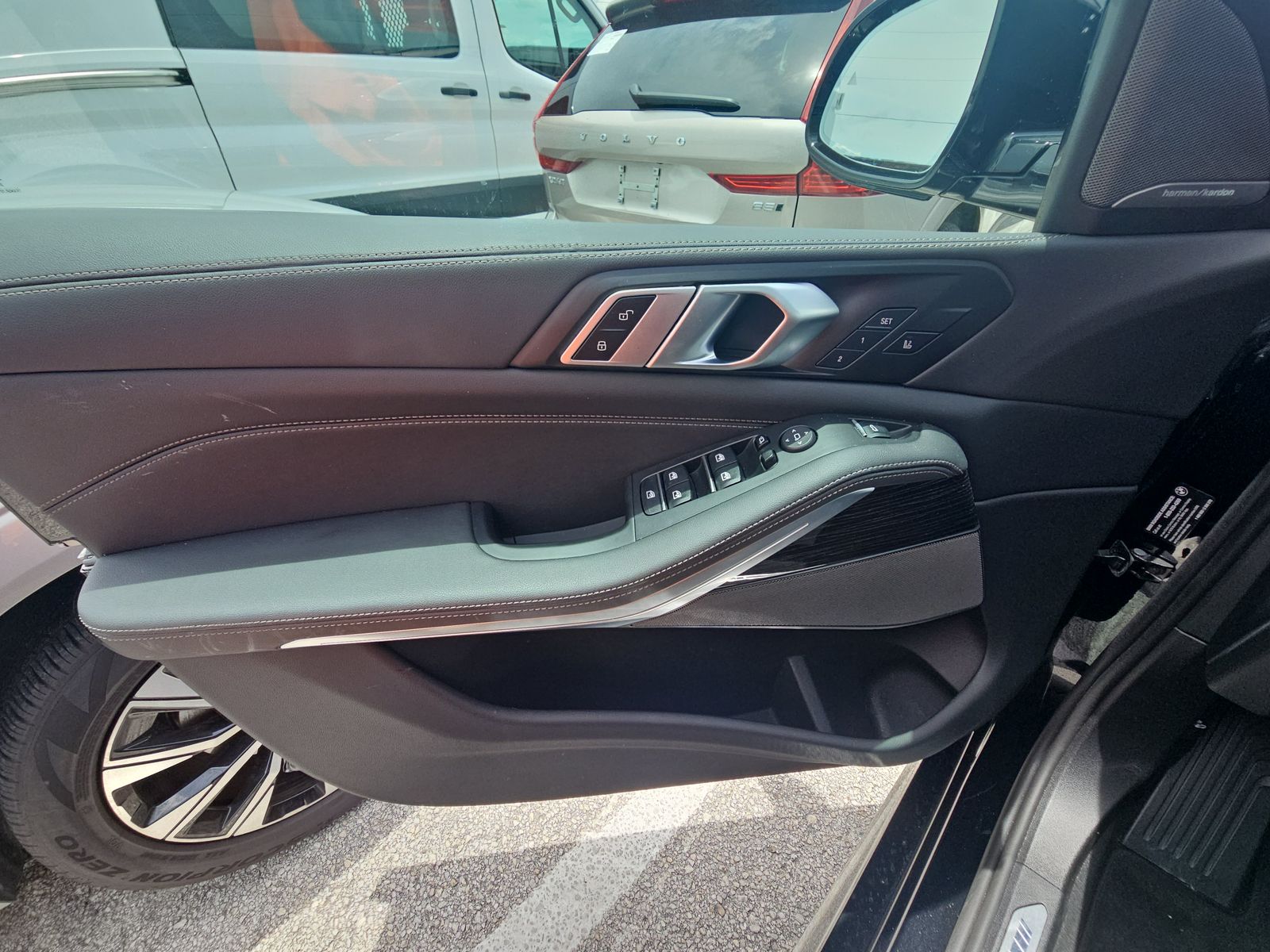 2025 BMW X5 xDrive40i AWD