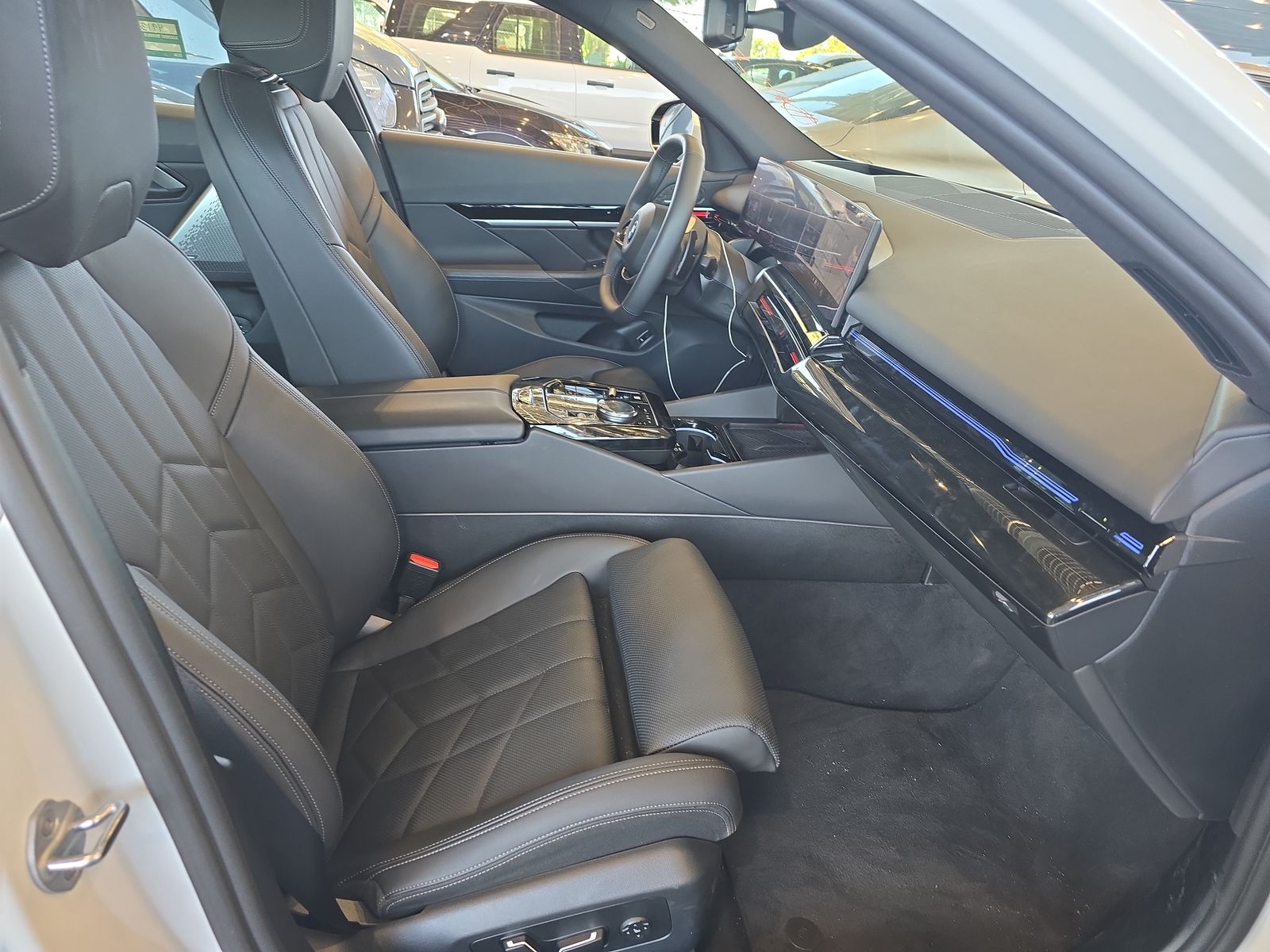 2025 BMW 5 Series 530i RWD