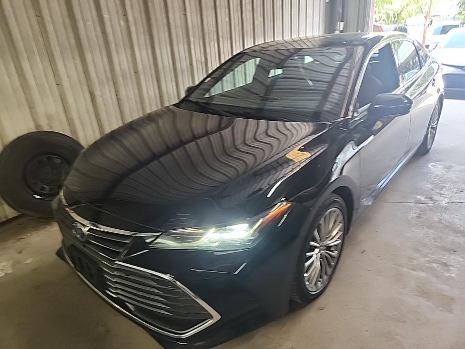 2022 Toyota Avalon Hybrid Limited FWD