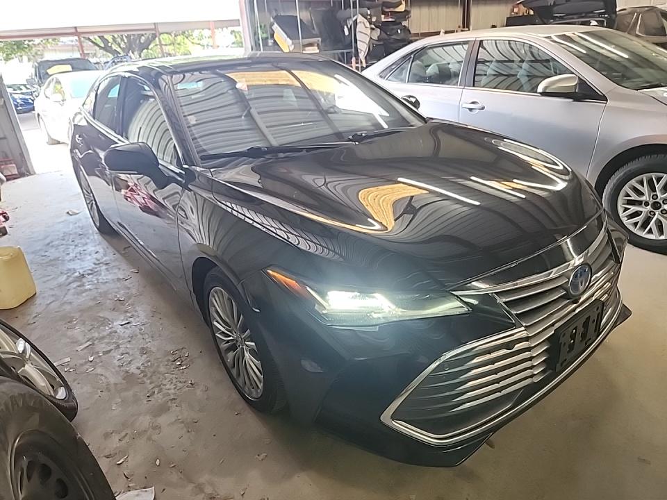 2022 Toyota Avalon Hybrid Limited FWD