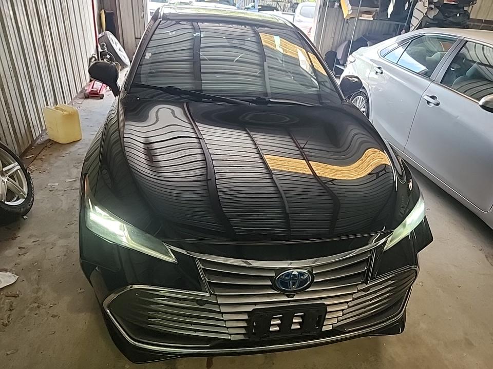 2022 Toyota Avalon Hybrid Limited FWD