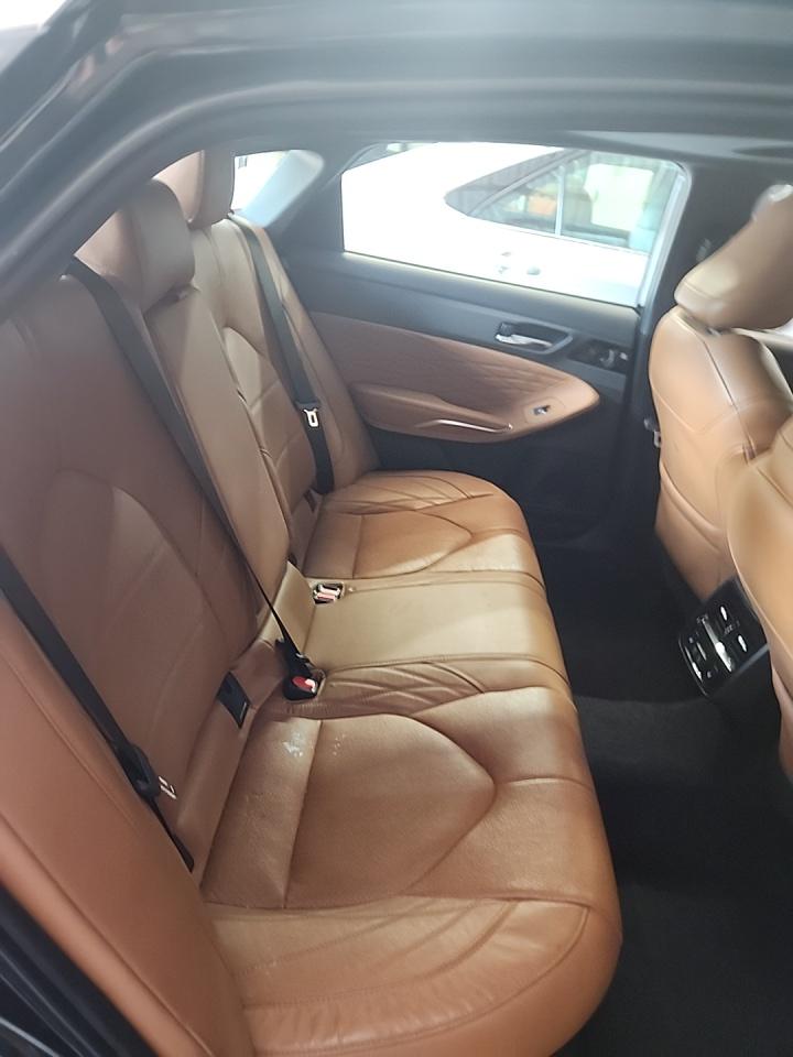 2022 Toyota Avalon Hybrid Limited FWD
