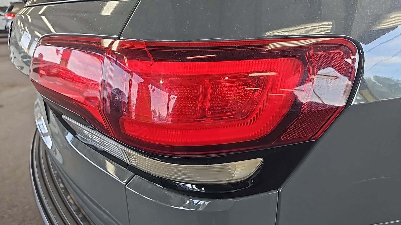 2020 Jeep Grand Cherokee Laredo Altitude Edition AWD
