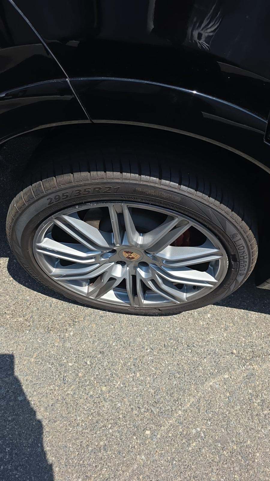 2013 Porsche Cayenne GTS AWD