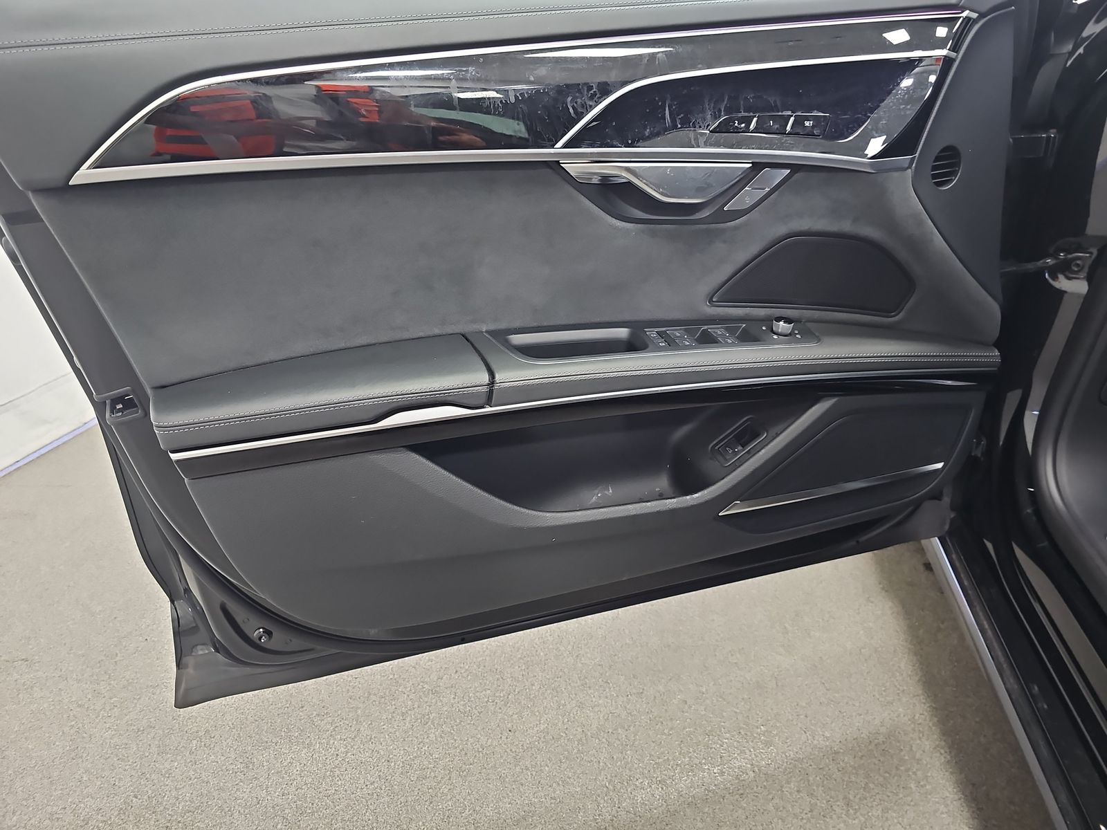 2022 Audi S8 Base AWD