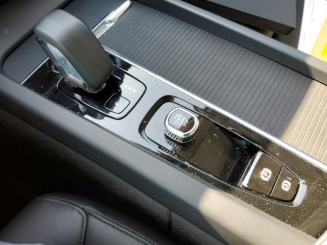 2025 Volvo S60 B5 Core FWD