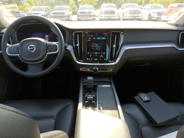 2025 Volvo S60 B5 Core FWD