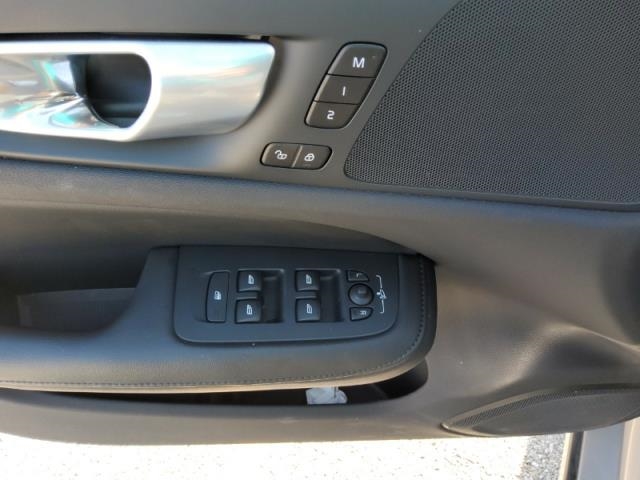 2025 Volvo S60 B5 Core FWD