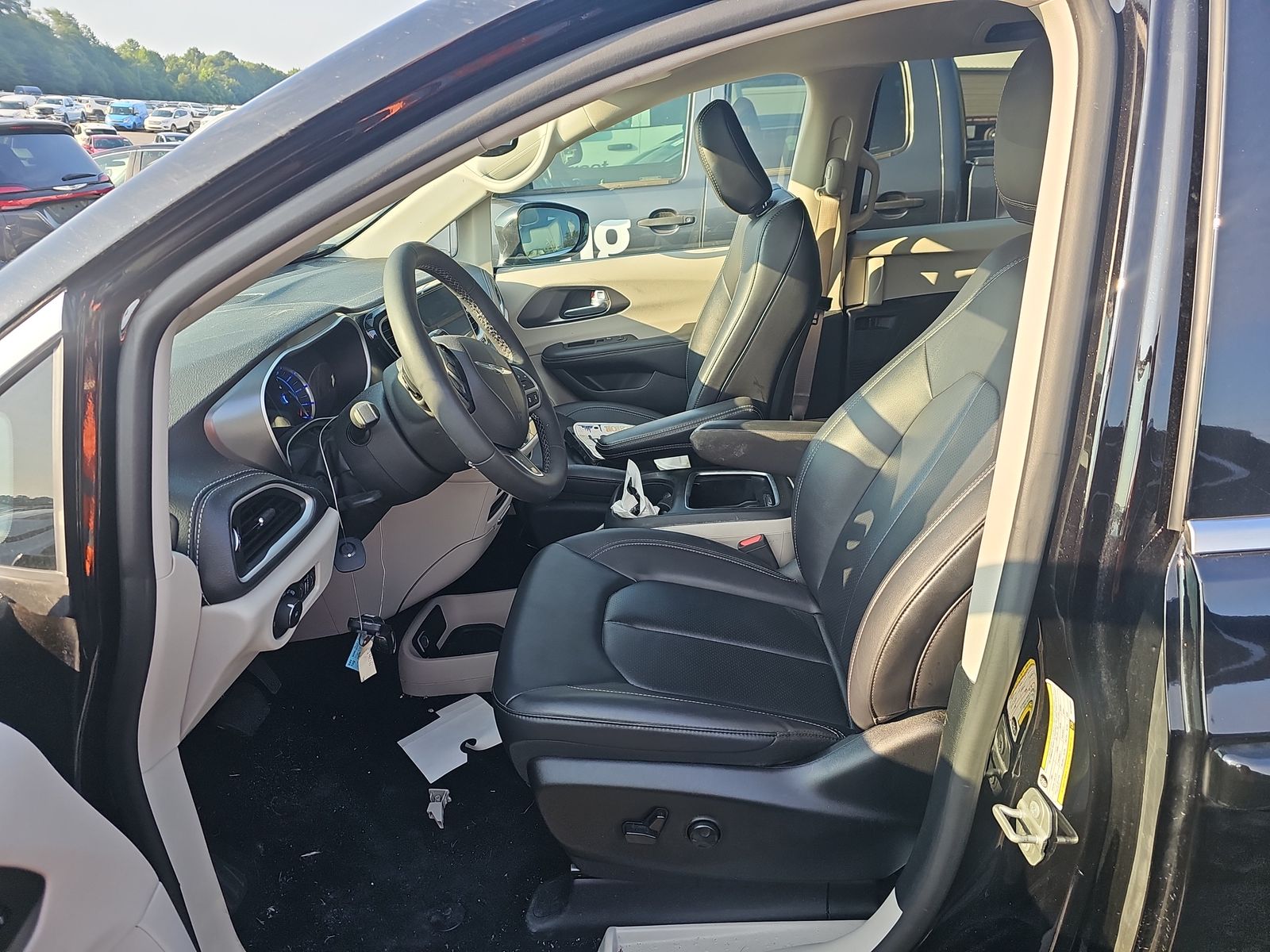 2024 Chrysler Pacifica Hybrid Select FWD