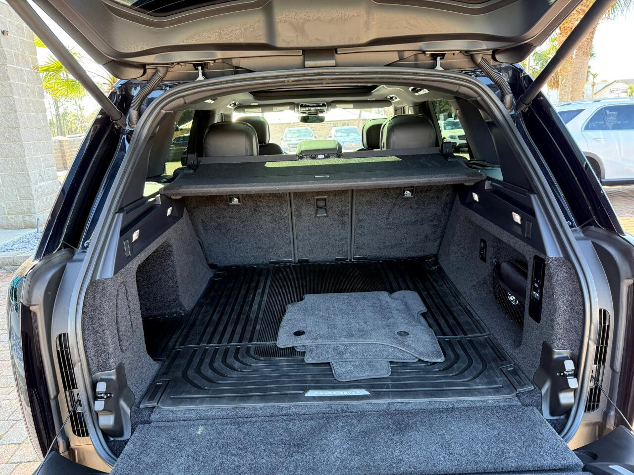 2023 Land Rover Range Rover SE AWD