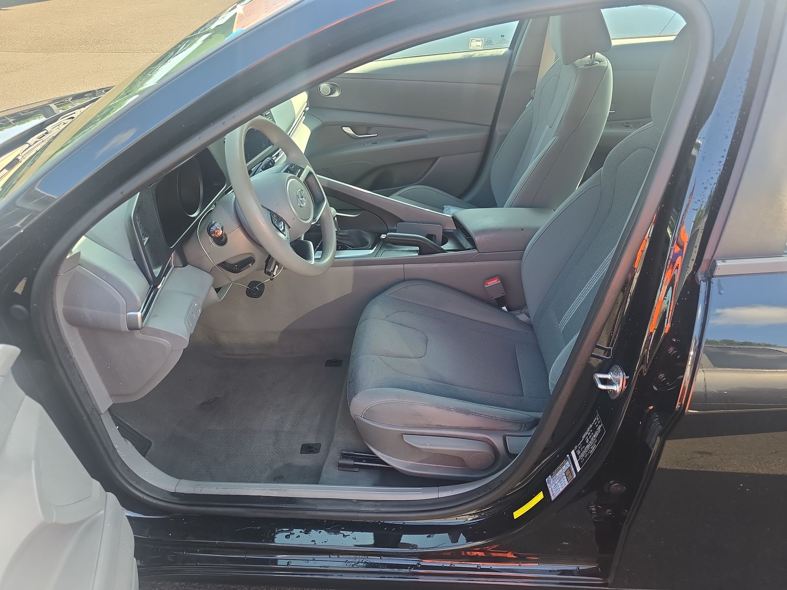 2022 Hyundai Elantra SE FWD