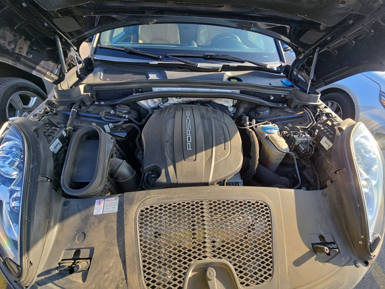 2018 Porsche Macan Base AWD