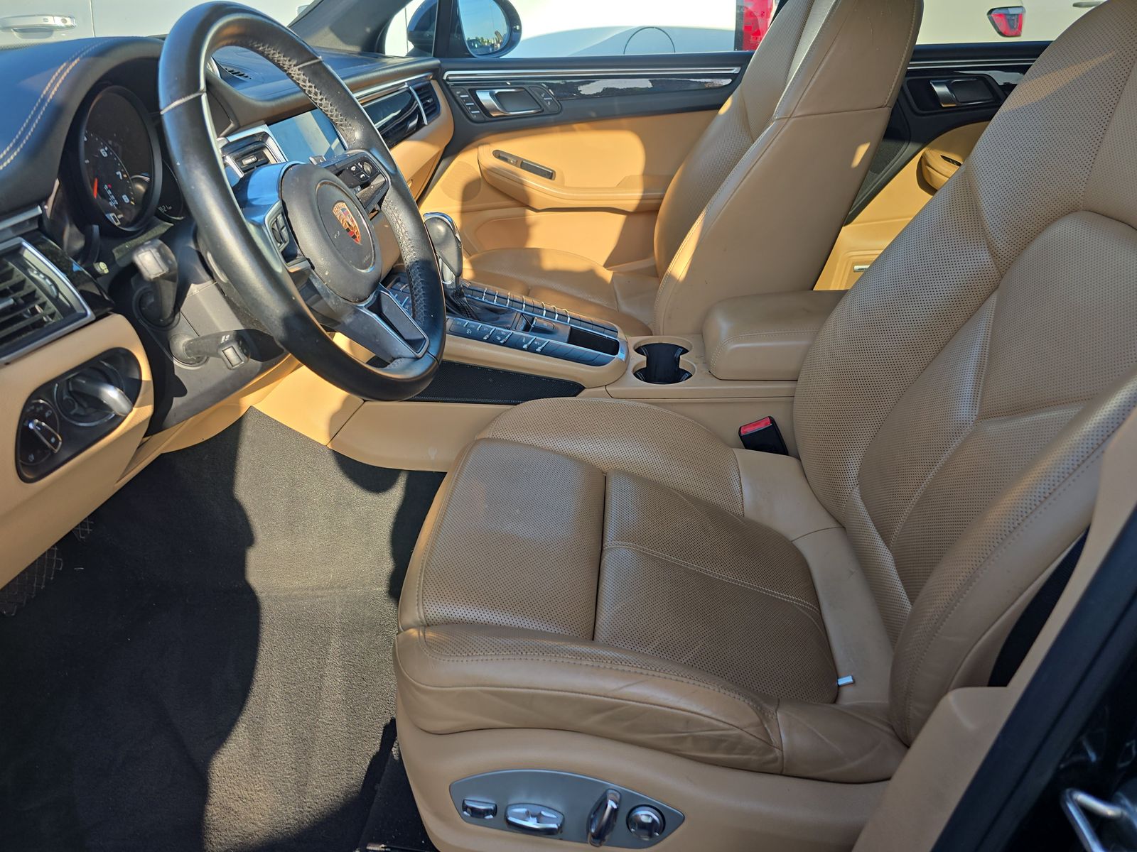 2018 Porsche Macan Base AWD
