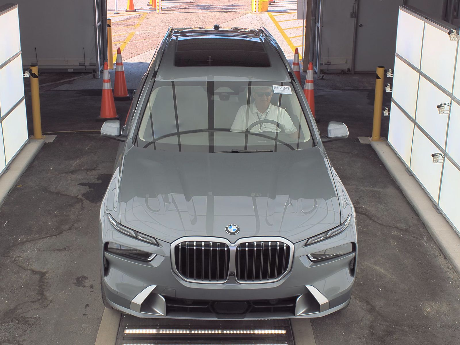 2025 BMW X7 xDrive40i AWD