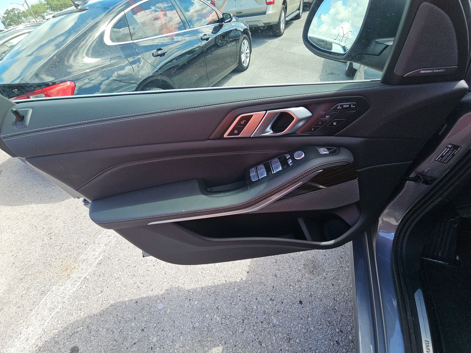 2025 BMW X7 xDrive40i AWD
