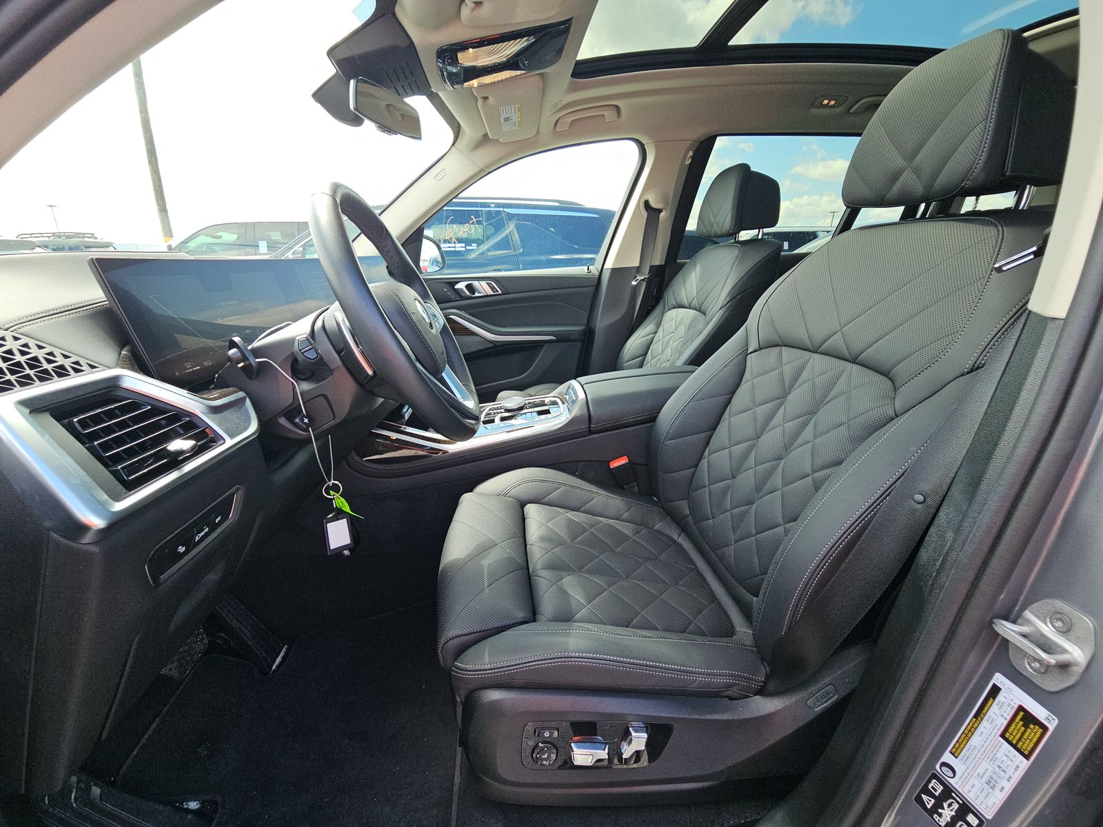 2025 BMW X7 xDrive40i AWD
