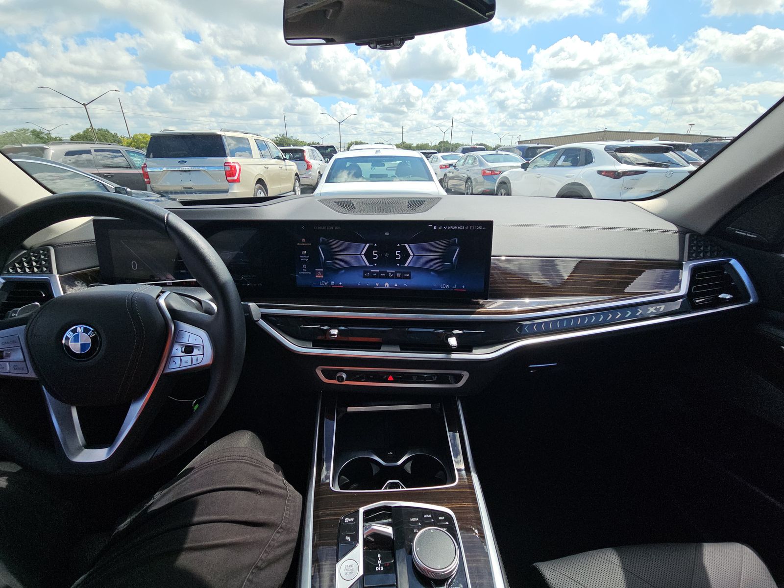 2025 BMW X7 xDrive40i AWD