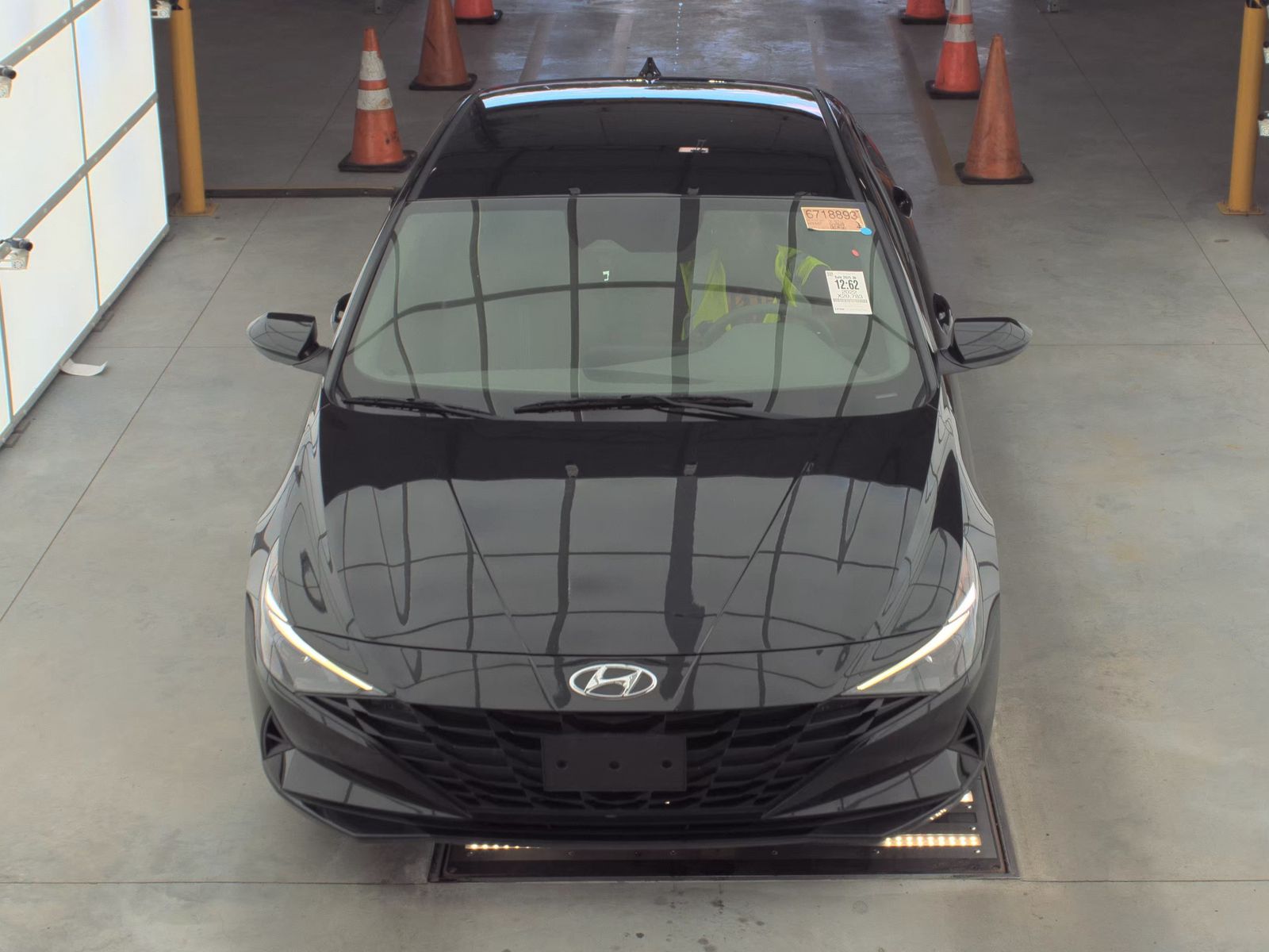 2022 Hyundai Elantra SE FWD