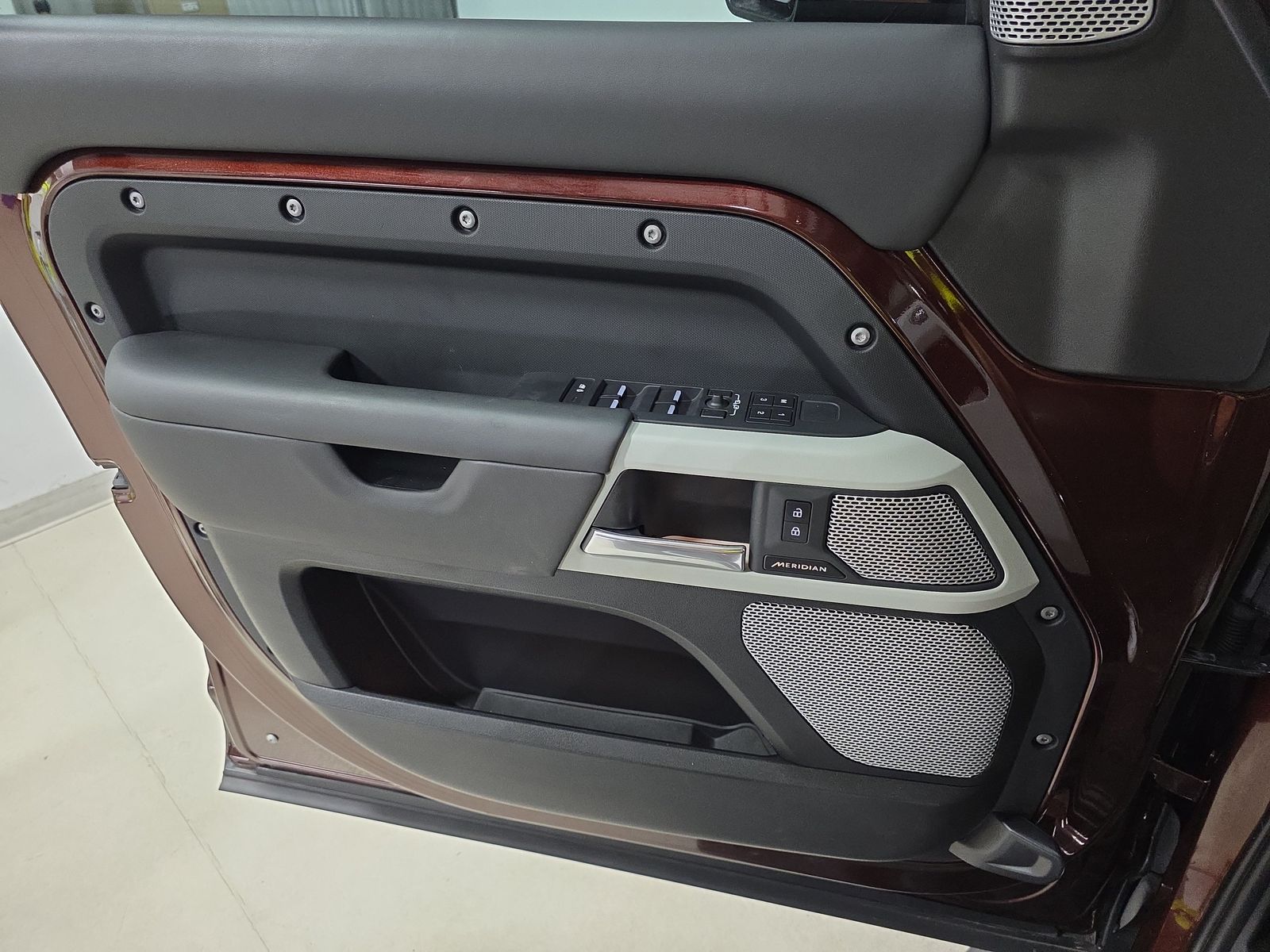 2023 Land Rover Defender 130 First Edition AWD