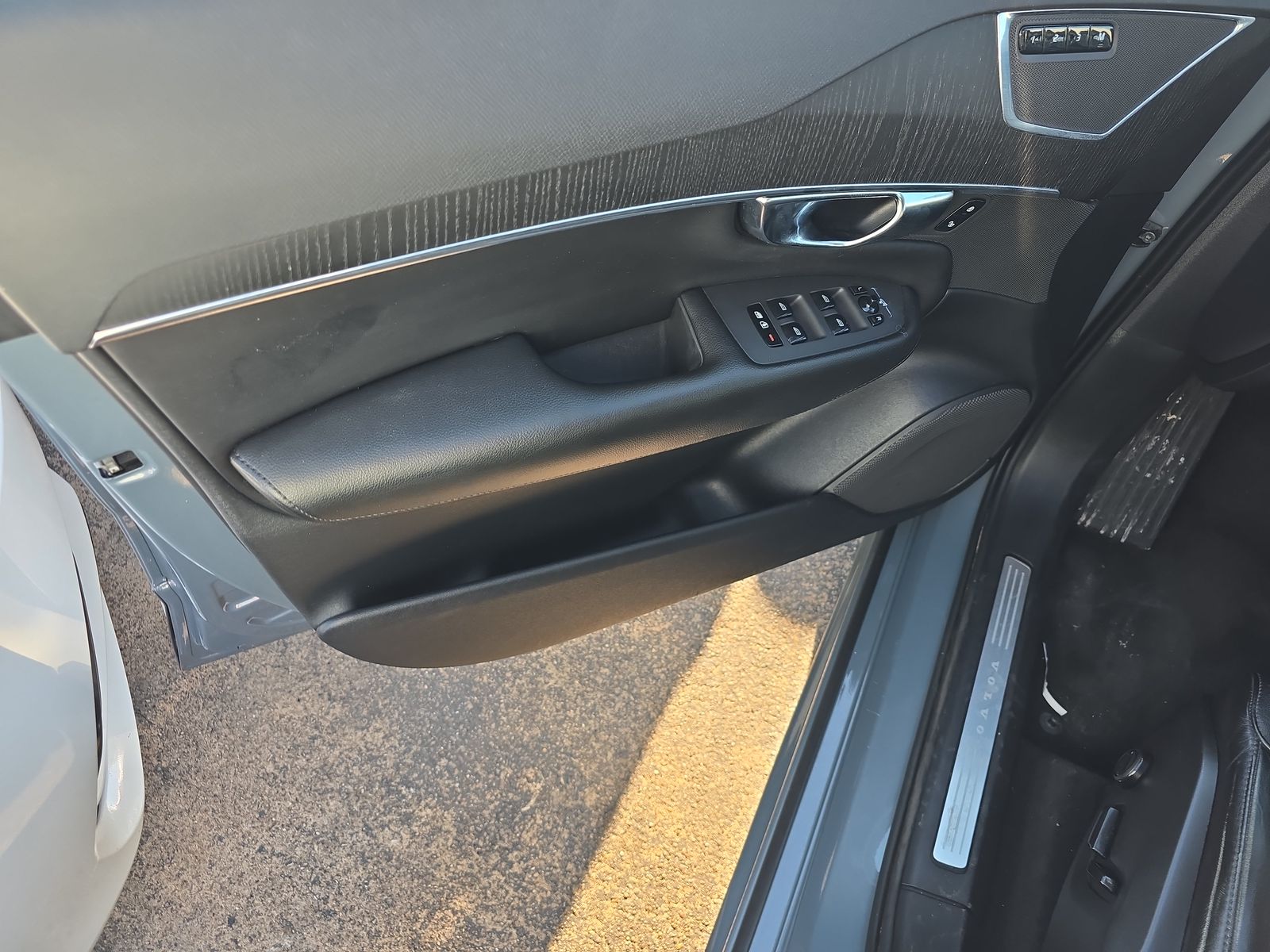 2020 Volvo XC90 T5 Momentum AWD