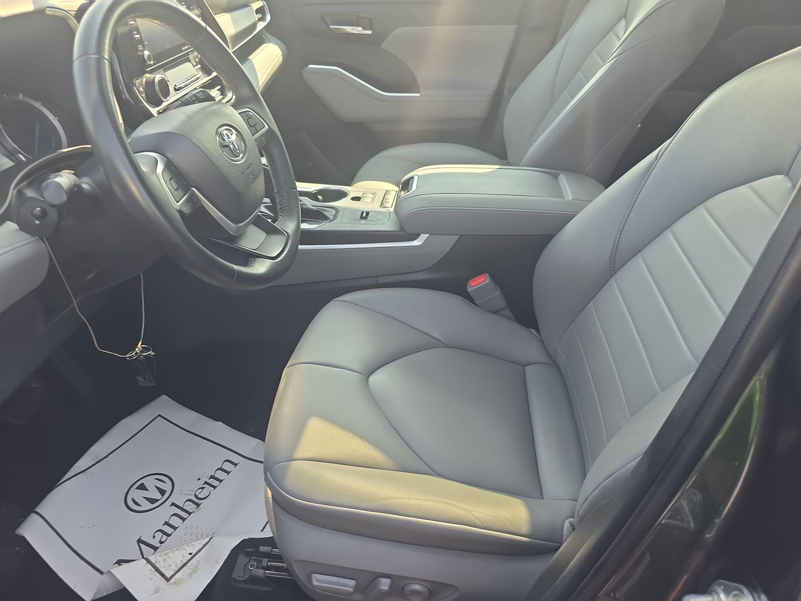 2022 Toyota Highlander Hybrid XLE AWD