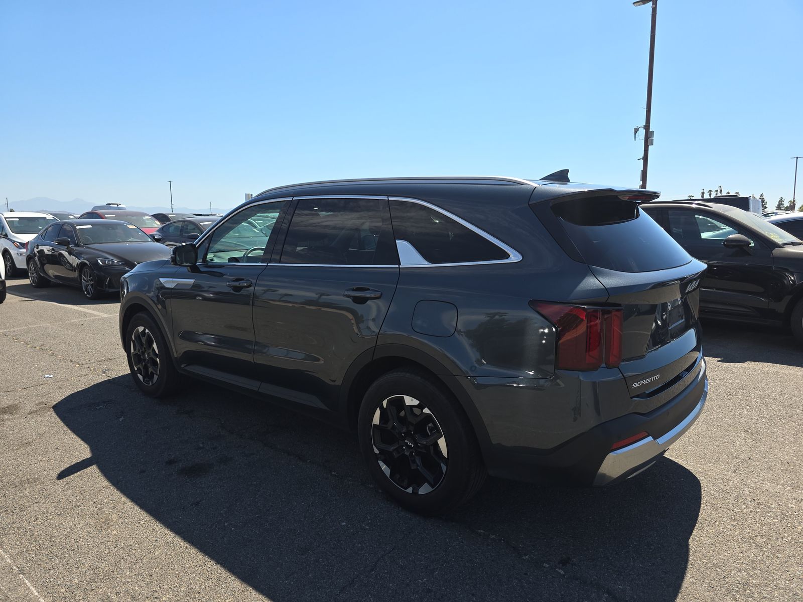 2024 Kia Sorento S FWD