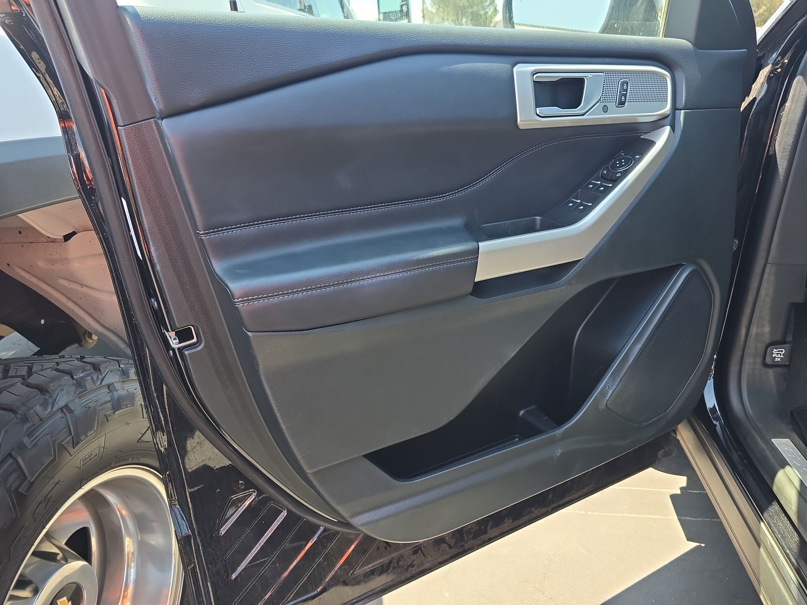 2023 Ford Explorer Limited AWD