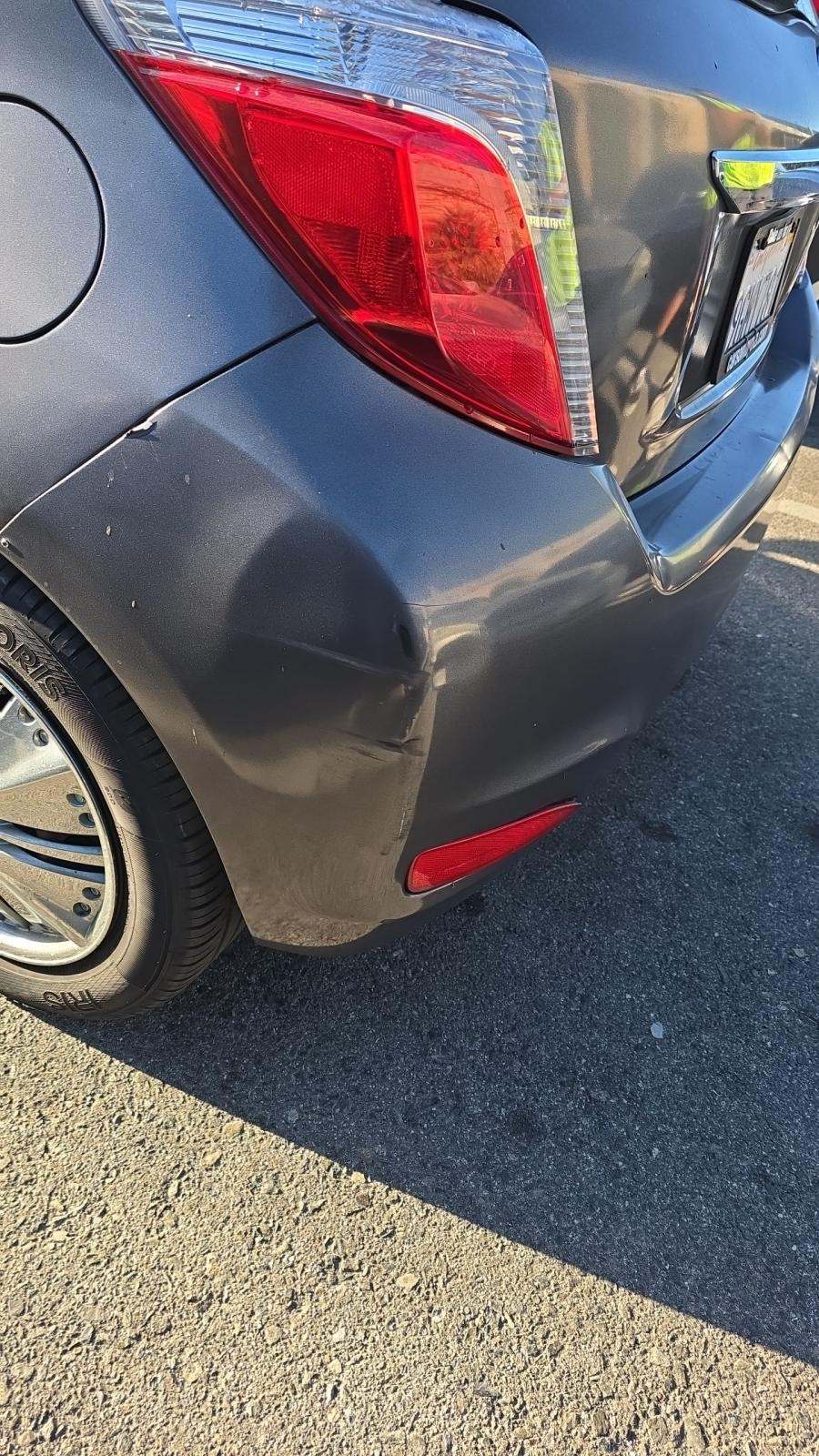 2012 Toyota Yaris LE FWD