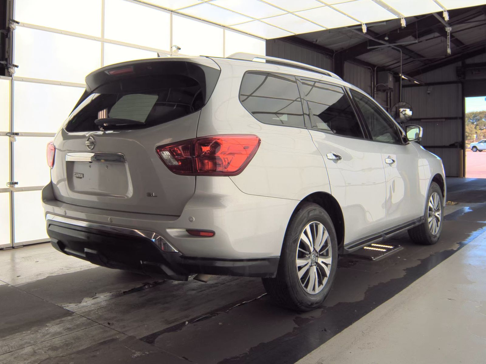 2020 Nissan Pathfinder SL FWD