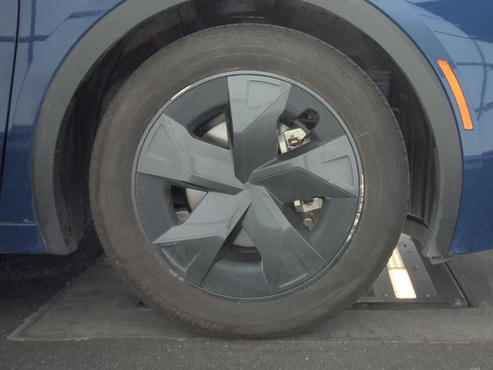 2025 Toyota Prius LE FWD