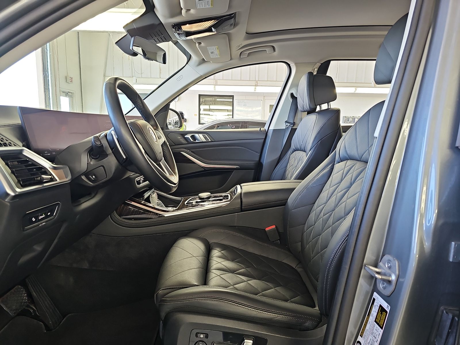 2024 BMW X7 xDrive40i AWD