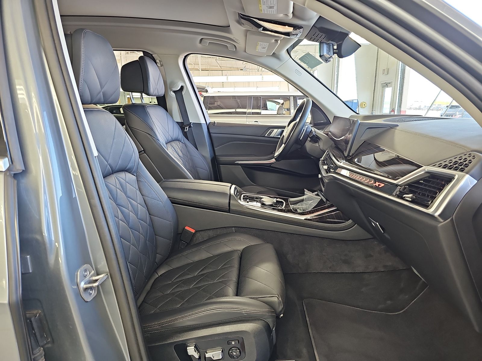2024 BMW X7 xDrive40i AWD