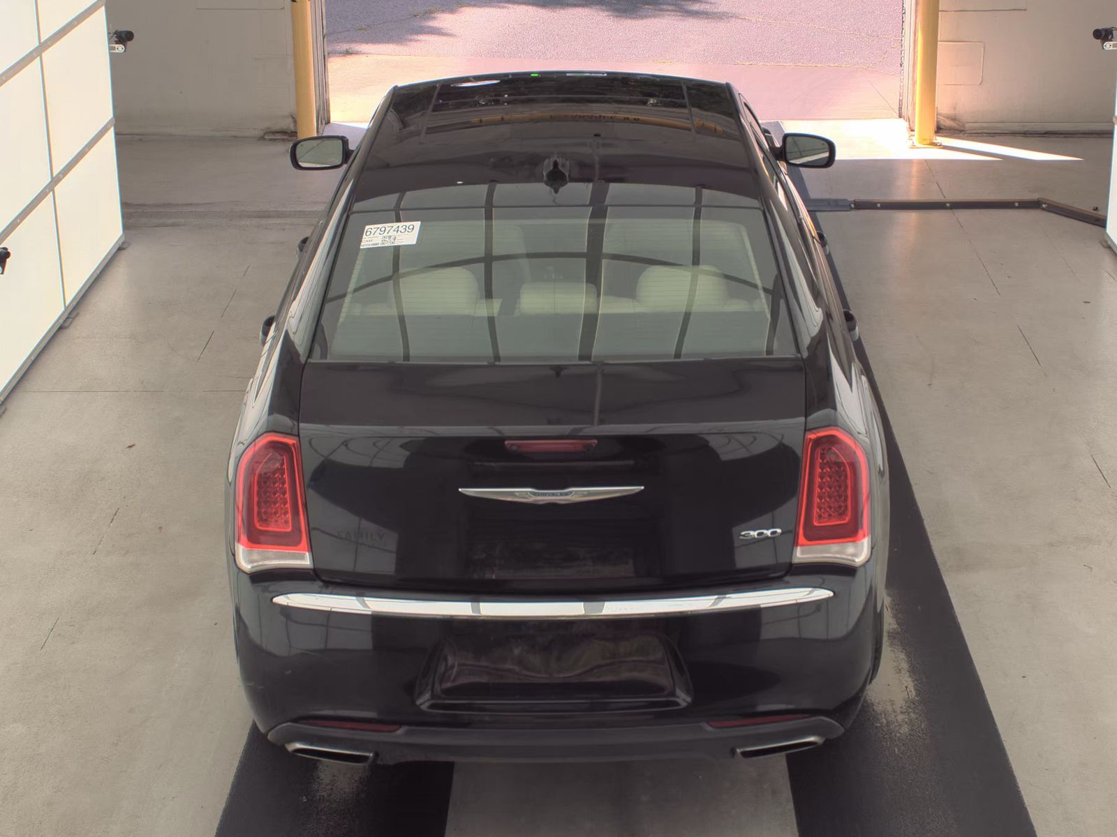 2017 Chrysler 300 Limited RWD