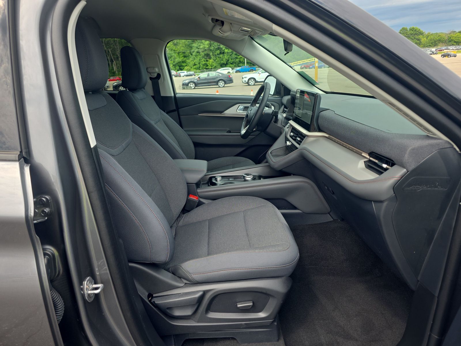 2025 Ford Explorer Active AWD