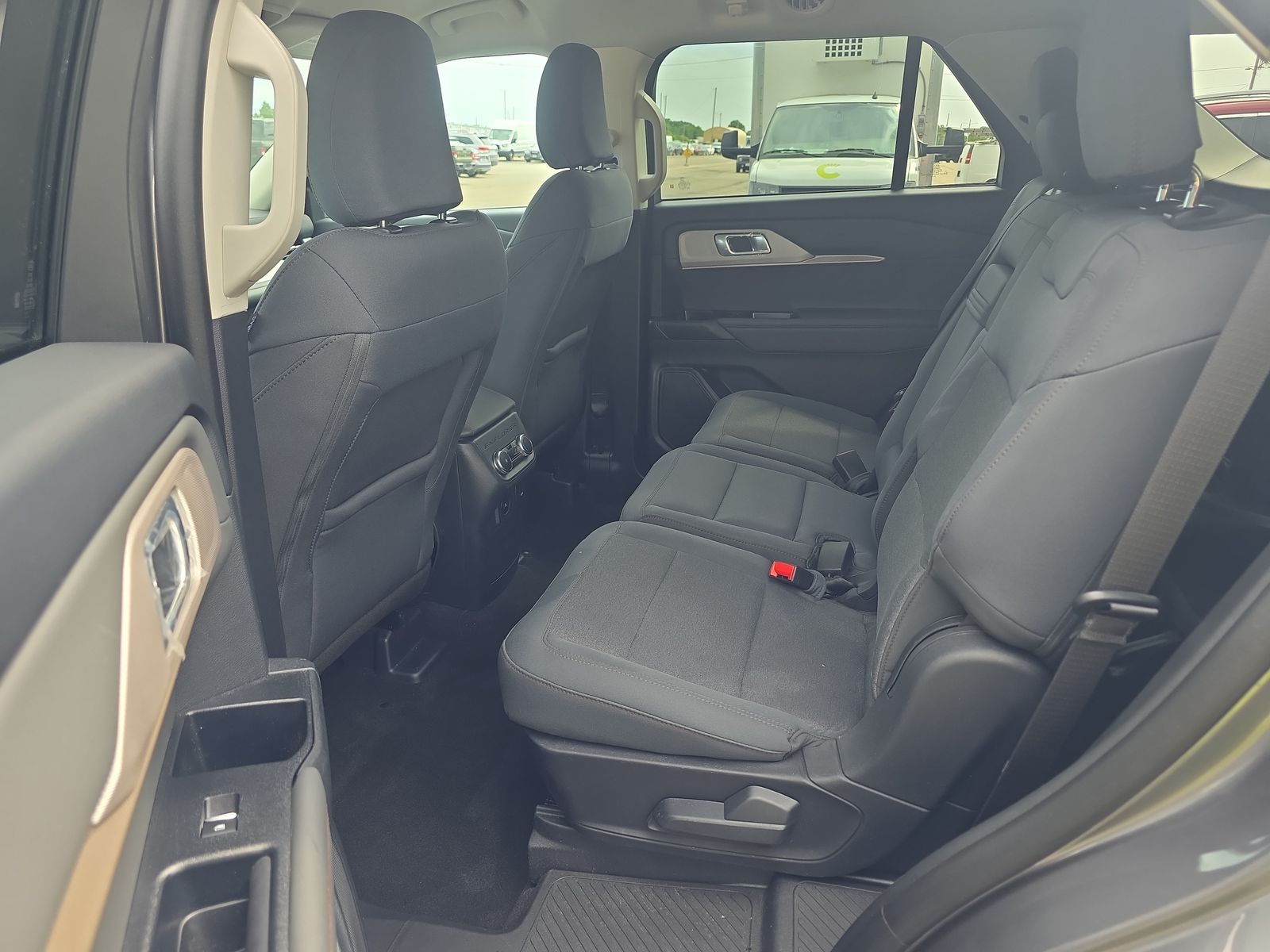 2025 Ford Explorer Active AWD