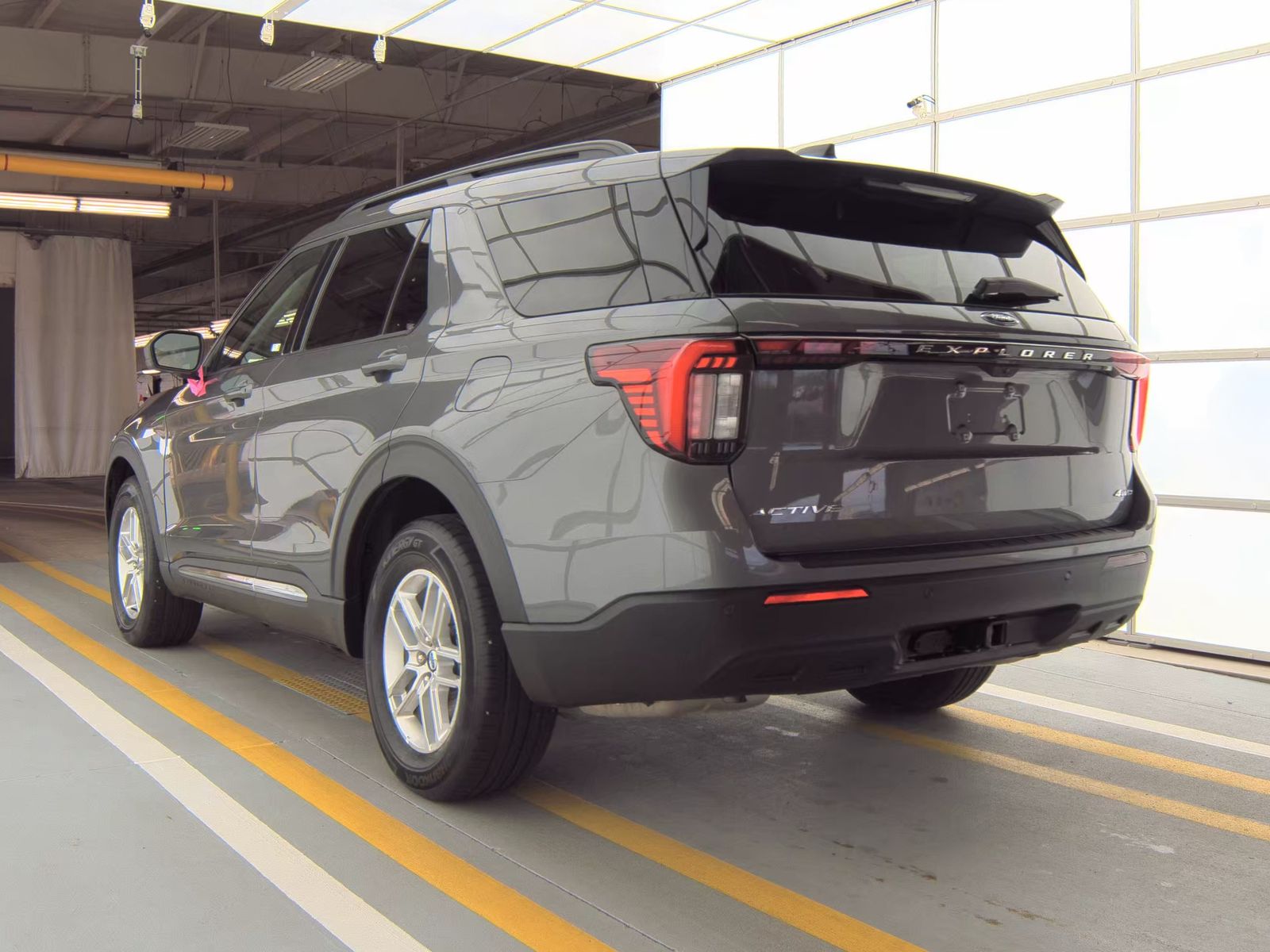 2025 Ford Explorer Active AWD