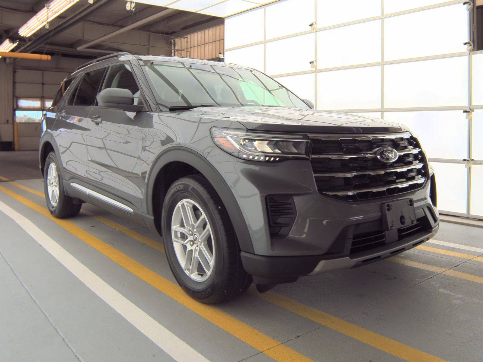 2025 Ford Explorer Active AWD