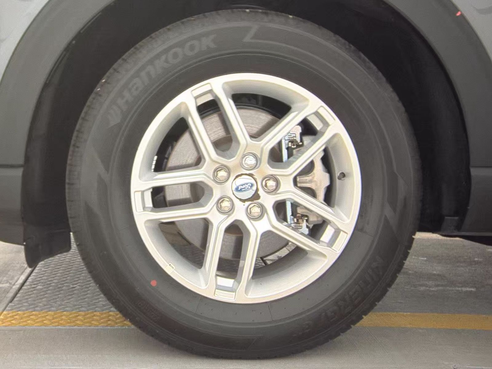 2025 Ford Explorer Active AWD