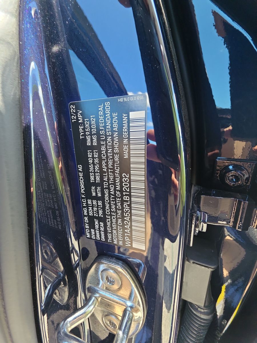 2023 Porsche Macan Base AWD