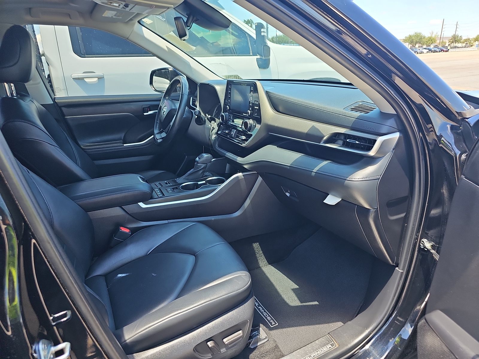 2022 Toyota Highlander XLE AWD