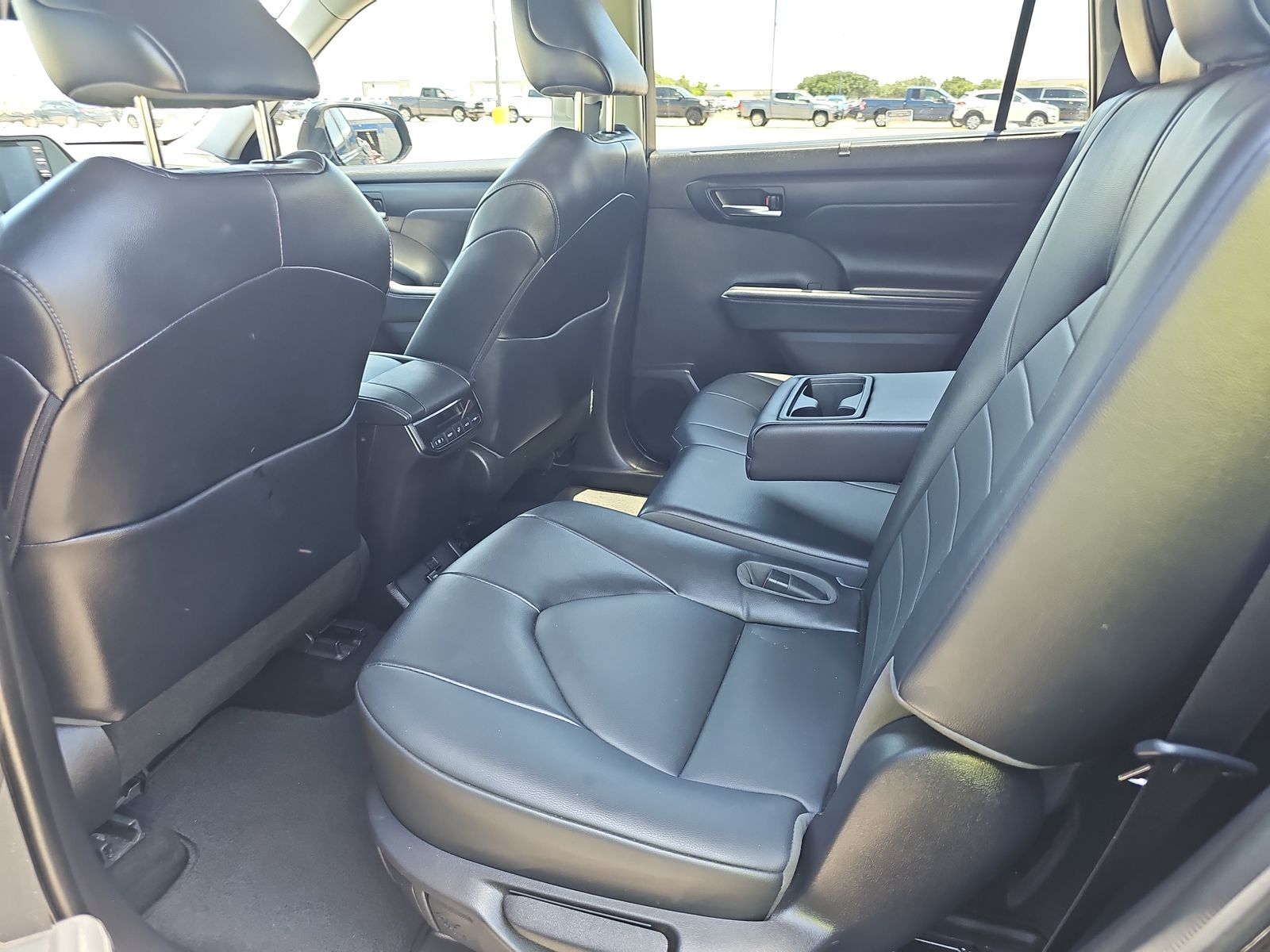 2022 Toyota Highlander XLE AWD