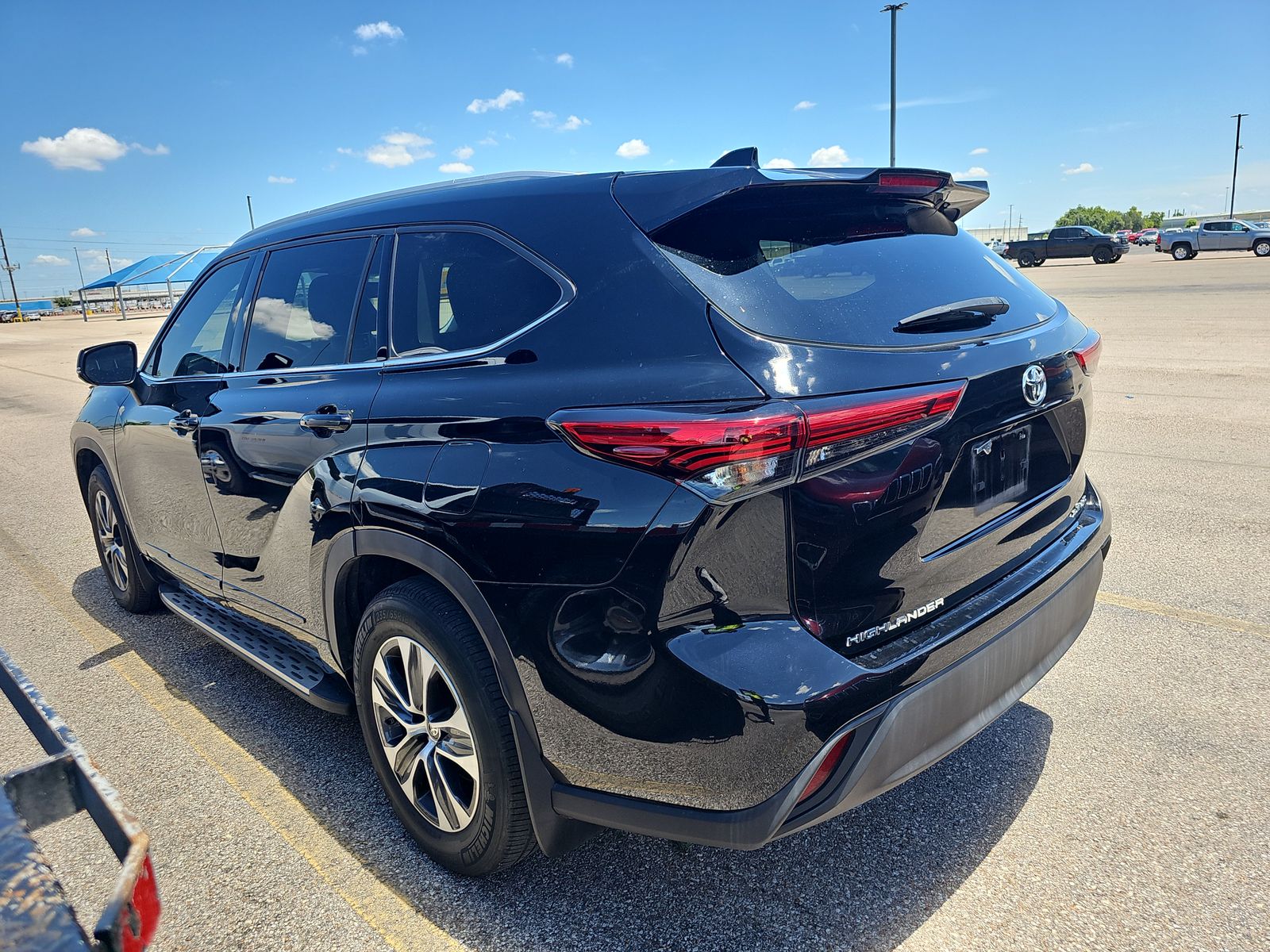 2022 Toyota Highlander XLE AWD