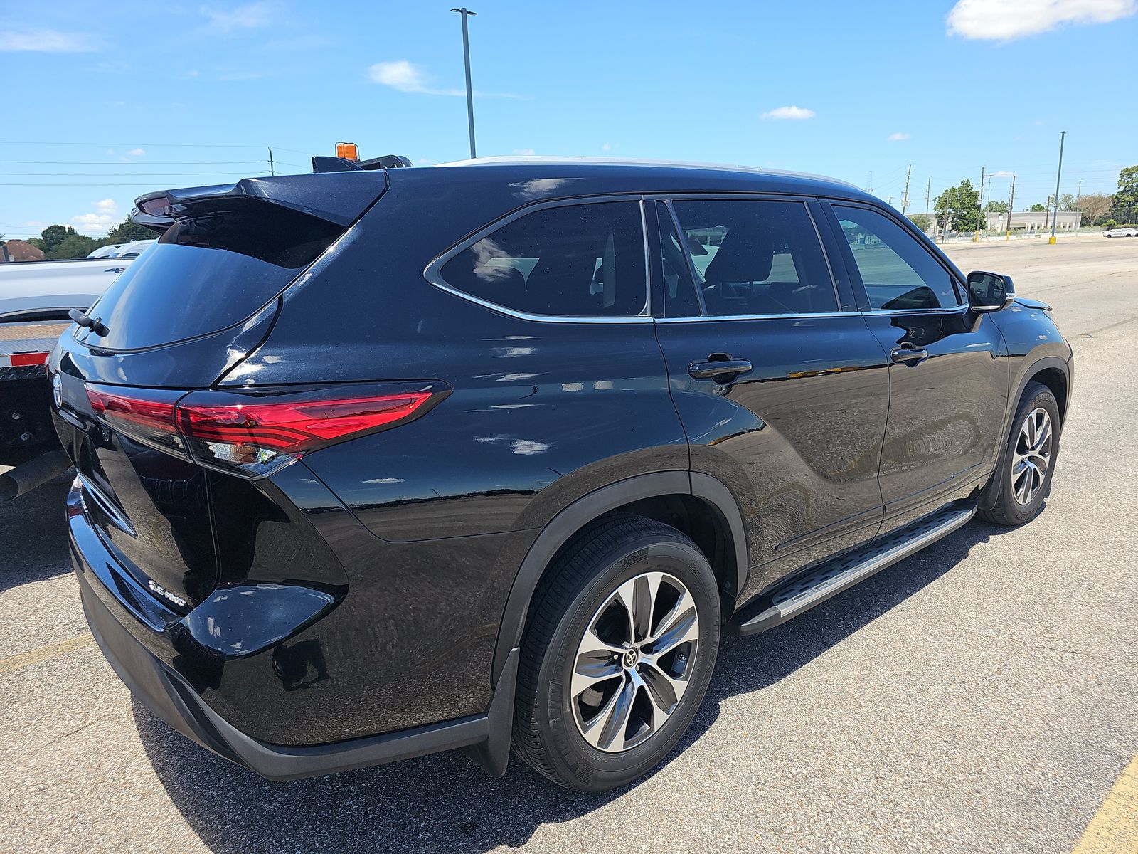 2022 Toyota Highlander XLE AWD