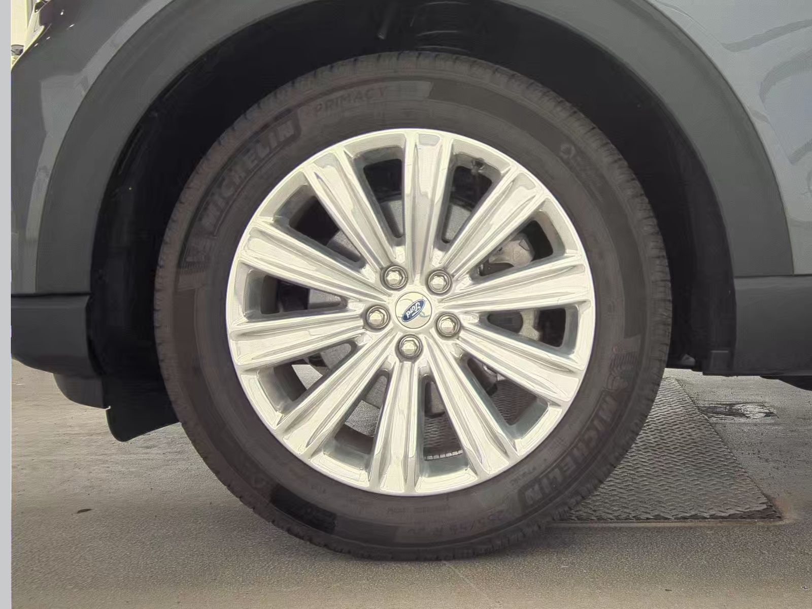 FORD EXPLORER - 10