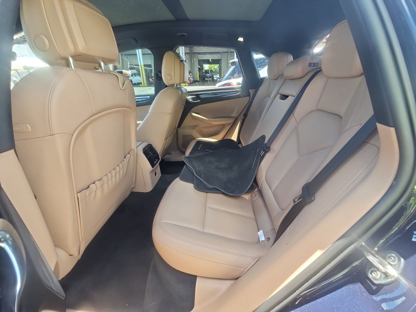2023 Porsche Macan Base AWD