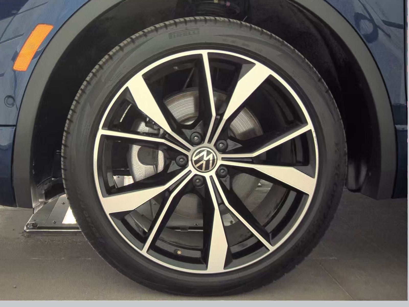 2024 Volkswagen Tiguan 2.0T SEL R-Line AWD